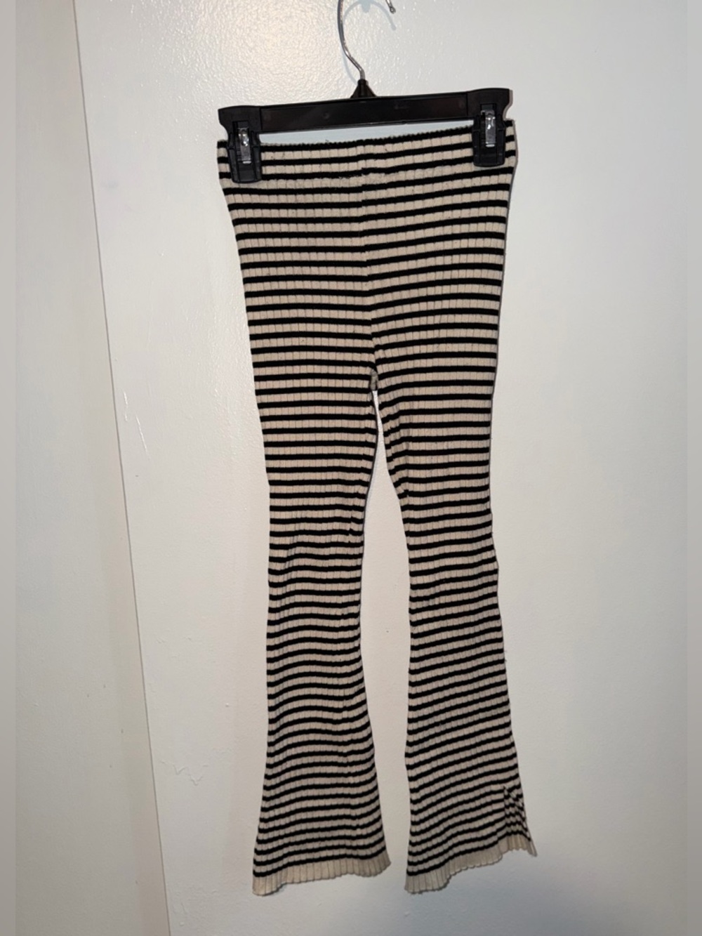 H&M Kids Black Tan Striped Ribbed Knit Flared Pants Stretch Elastic Waist Size 7